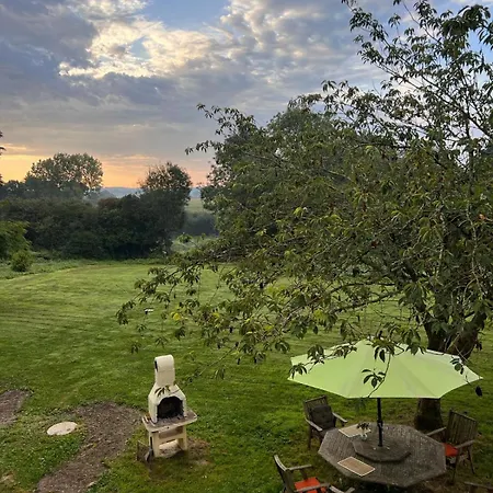 Petit Coin De Paradis Moyon